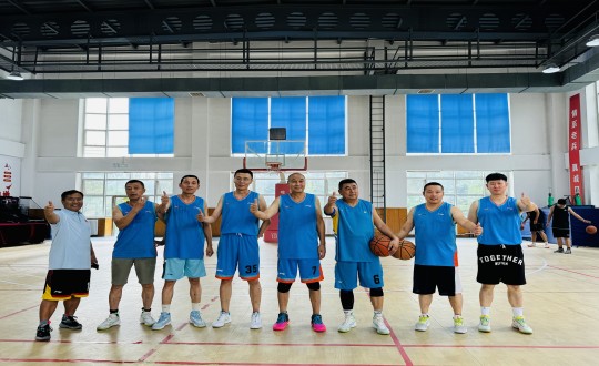 3.FUN88南山篮球社群受邀加入外部篮球对抗赛_副本.jpg